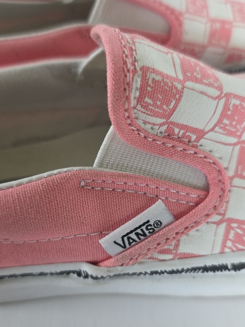 VANS OFF THE WALL Size (5) Pink Checkerboard Classic Slip-On Shoe - Picture 4 of 11